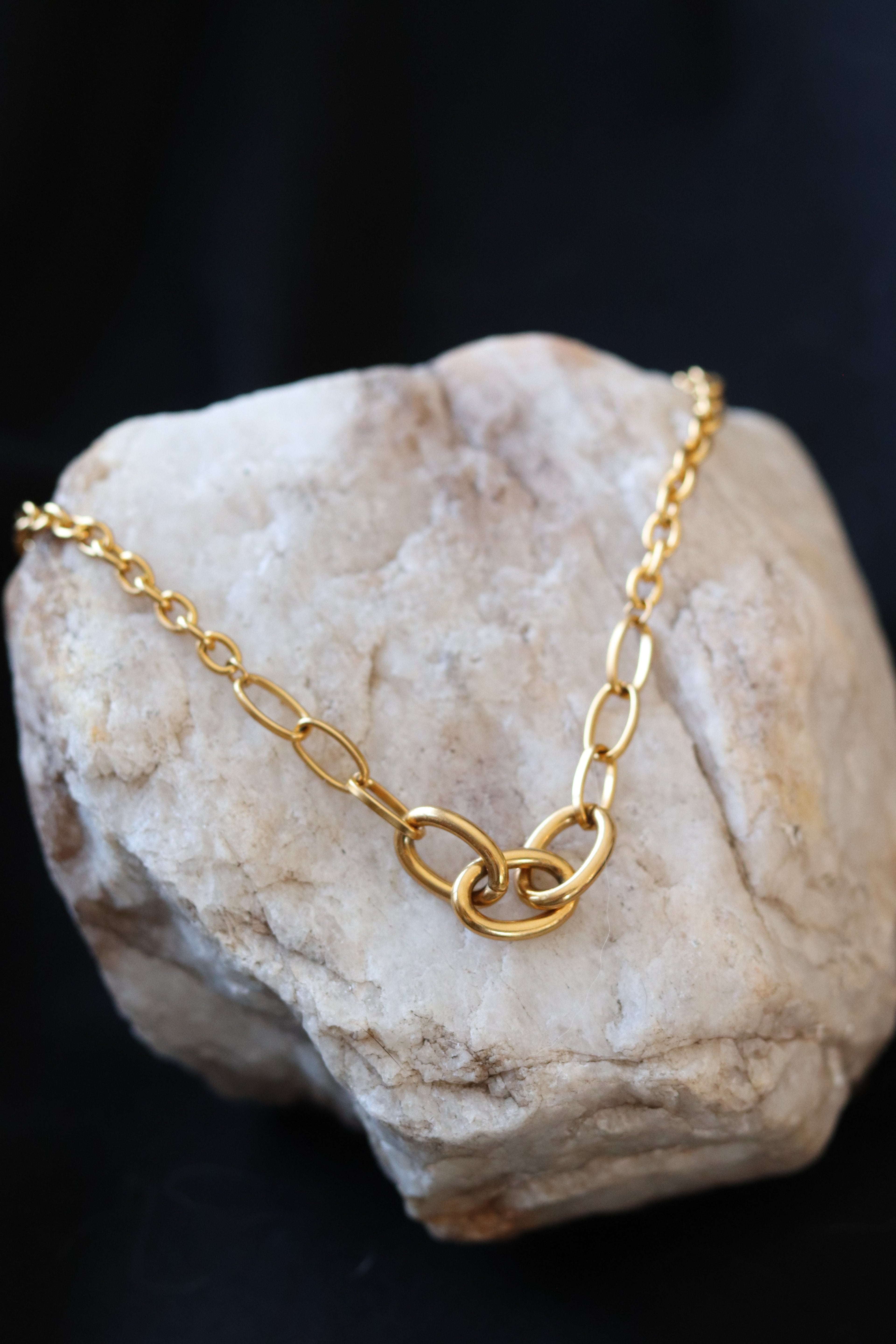Ophelia Gold Toggle Necklace - 18K Gold Plated Oval Link Chain