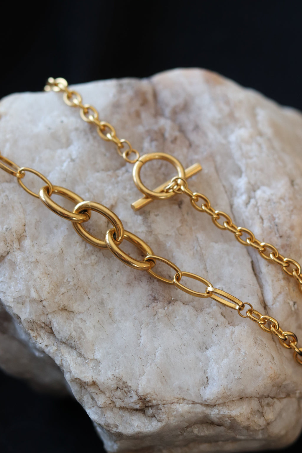 Ophelia Gold Toggle Necklace - 18K Gold Plated Oval Link Chain