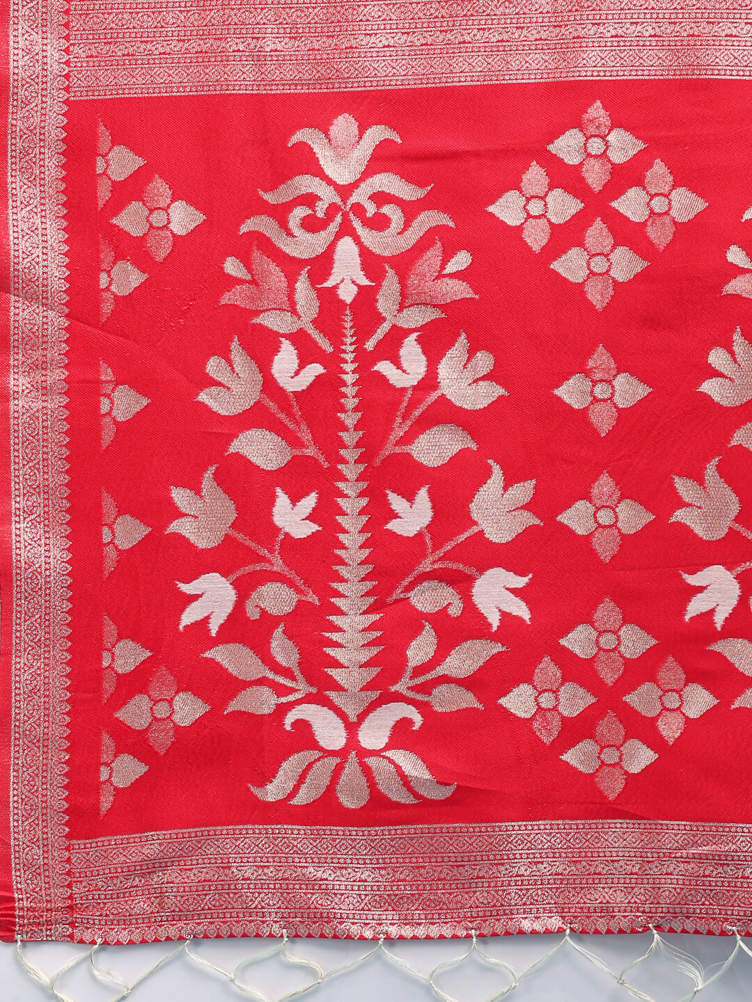 Red & White Linen Cotton Saree with Matching Blouse Piece
