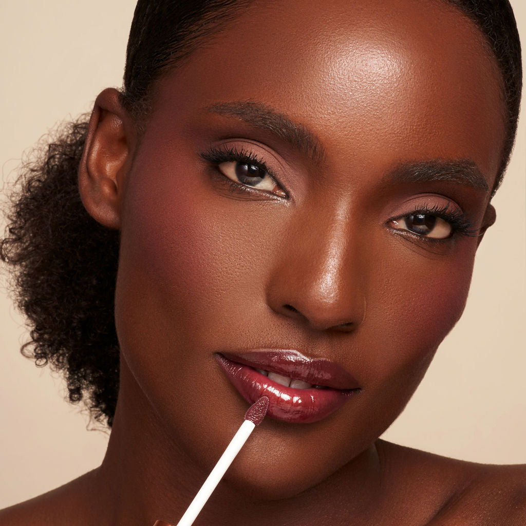 Luxe Lip Nourishing Oil with Hyaluronic Acid and Vitamin E - Image 9