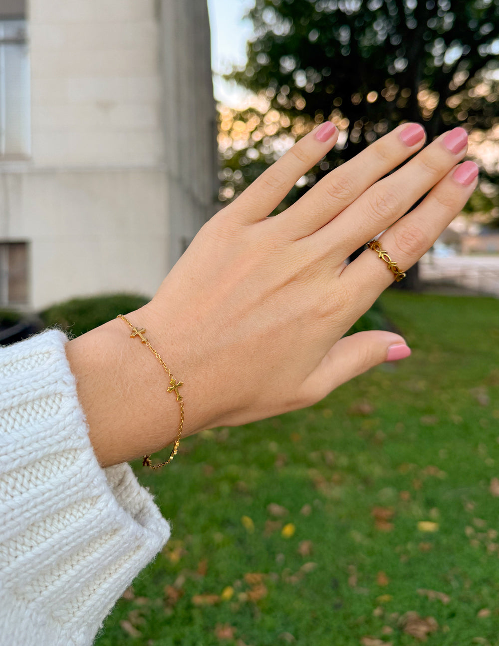 Gold Cross Link Bracelet: Minimalist Religious Jewelry for Women