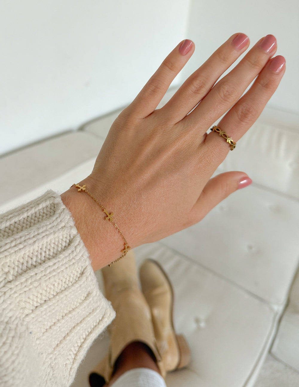 Gold Cross Link Bracelet: Minimalist Religious Jewelry for Women