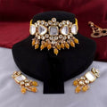 Yellow Kundan necklace set with gold-plated metal and adjustable cord