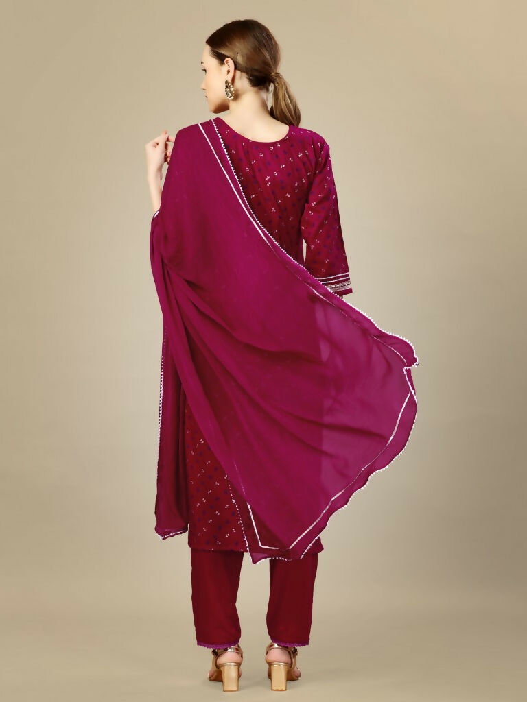 Women's Rani Pink Silk Blend Embroidered Straight Kurta Set