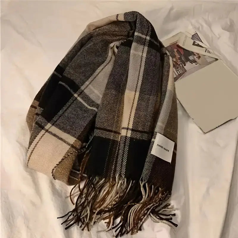 Women's Retro Plaid Tassel Scarf for Warm Winter Style - Image 2