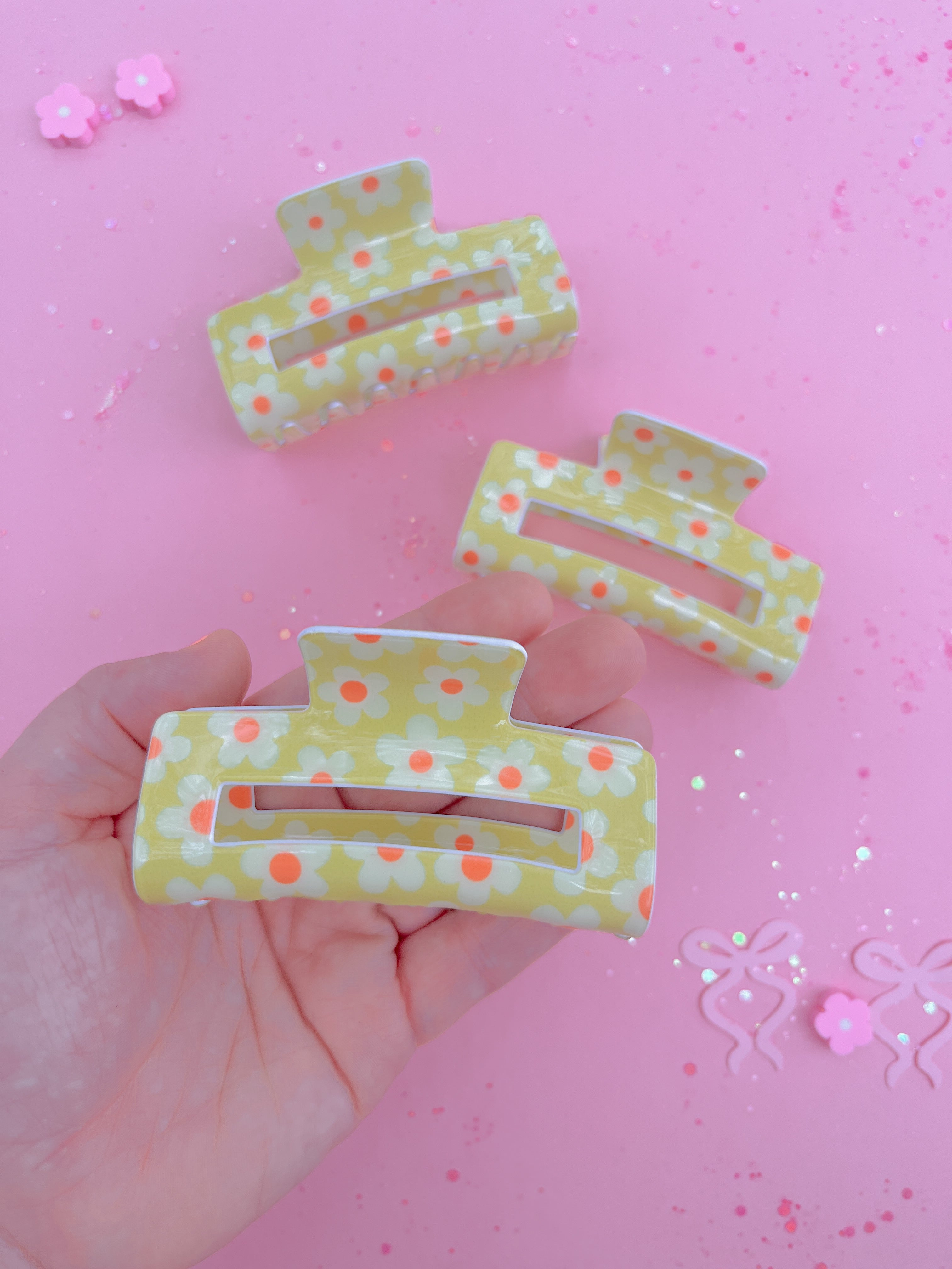 Lime Daisy Claw Clip