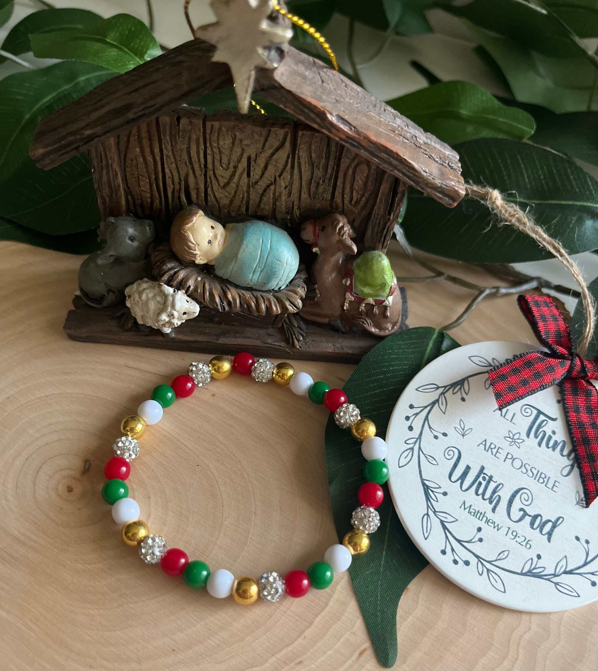 Christmas Jeweled Bead Bracelet - Festive Holiday Stretch Jewelry