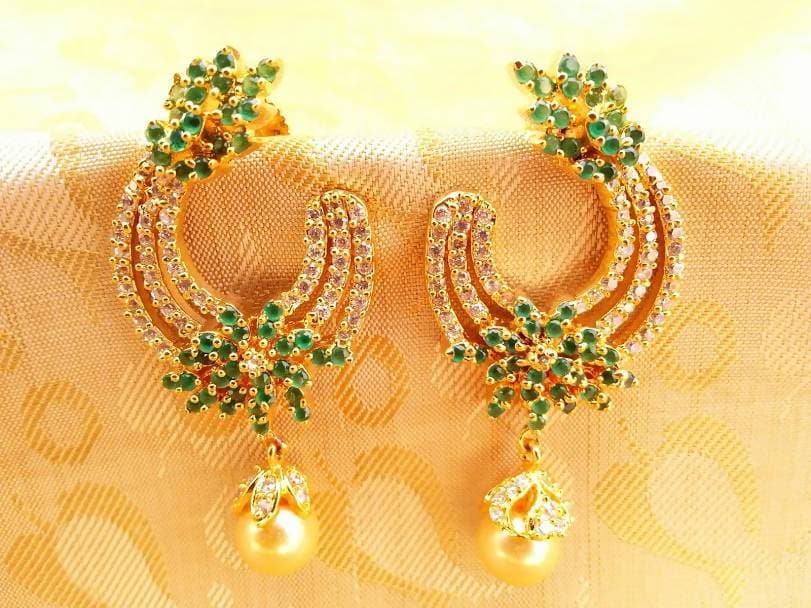 Elegant green American Diamond fashion earrings for wedding attire