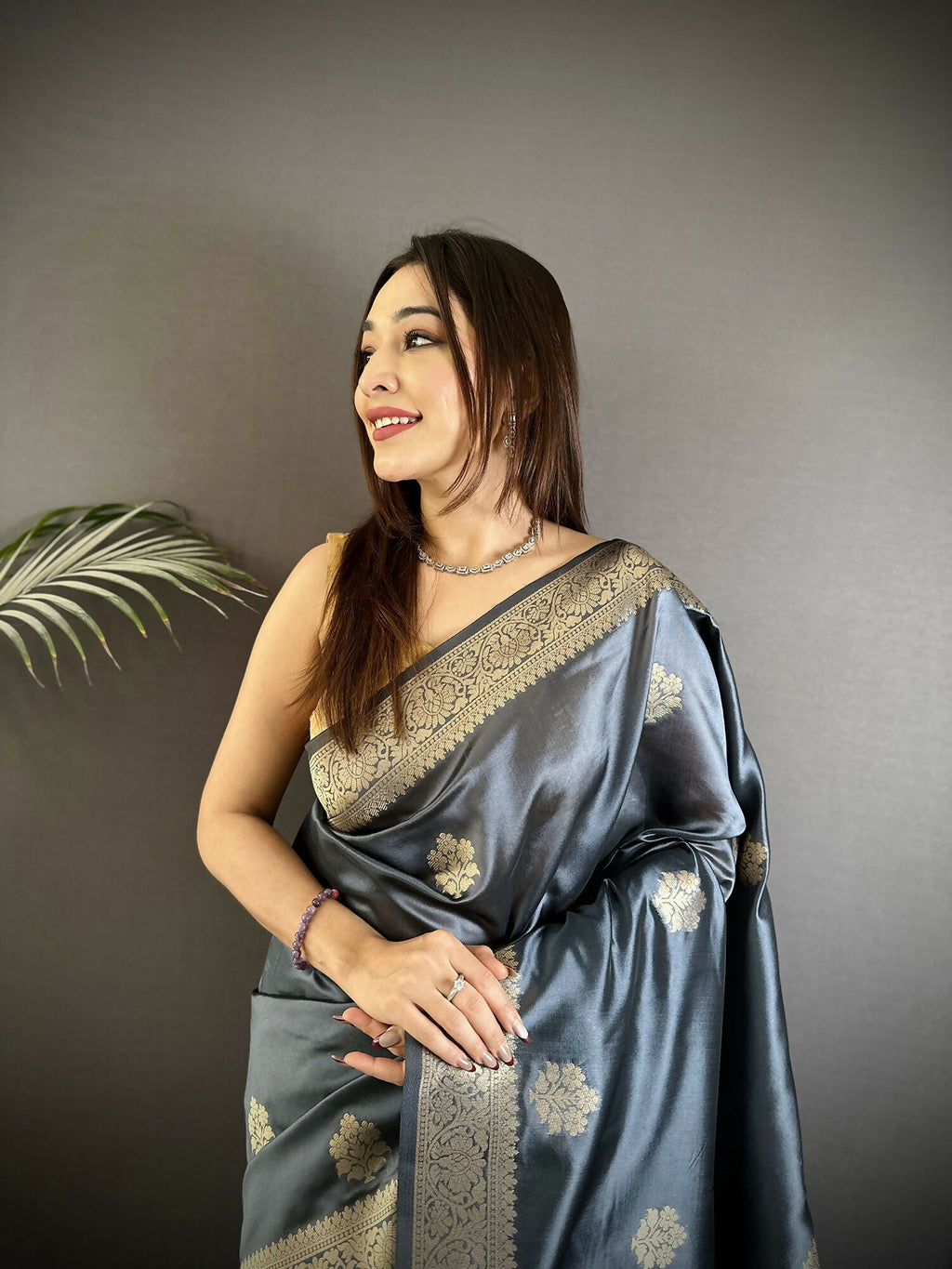 Grey Floral Jacquard Woven Cotton Silk Banarasi Saree