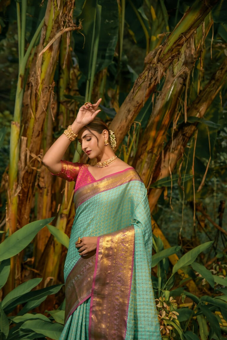 Women's Sky Blue Kanjivaram Silk Zari Woven Saree with Pink Blouse