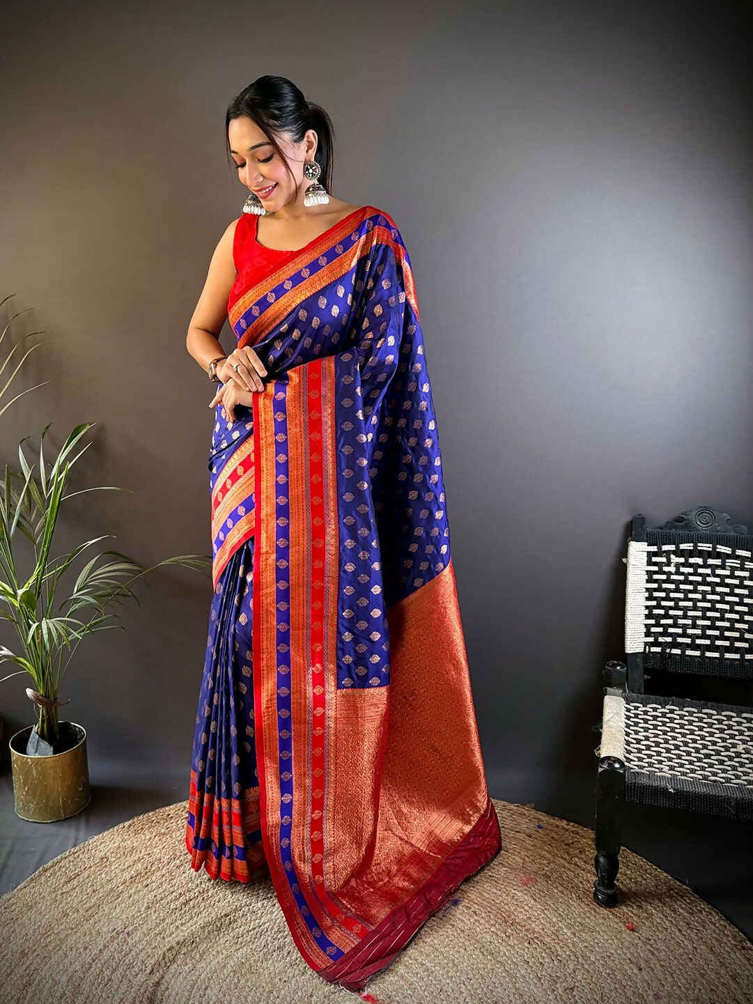 Joban Fashion Red Butti Banarasi Silk Sarees