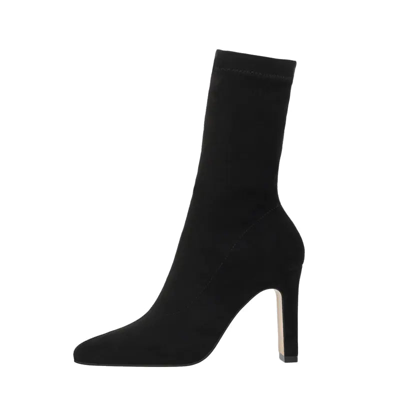 "New Suede Boots for Autumn and Winter"