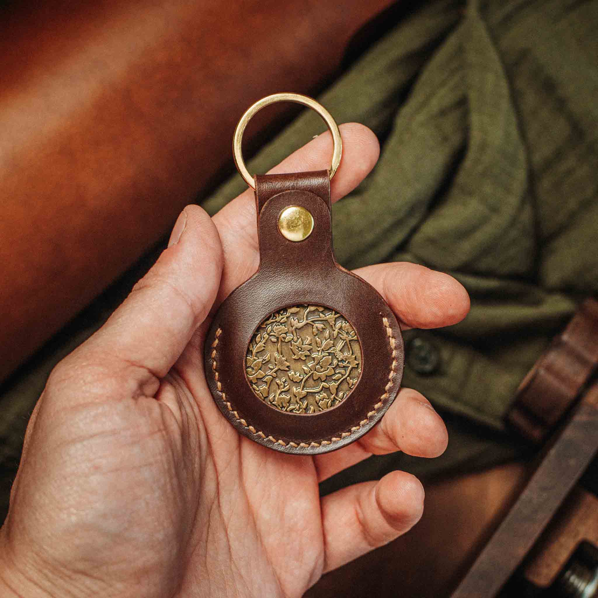 Challenge Coin Keychain - Peso Pocket v5 | EDC Leather Coin Holder