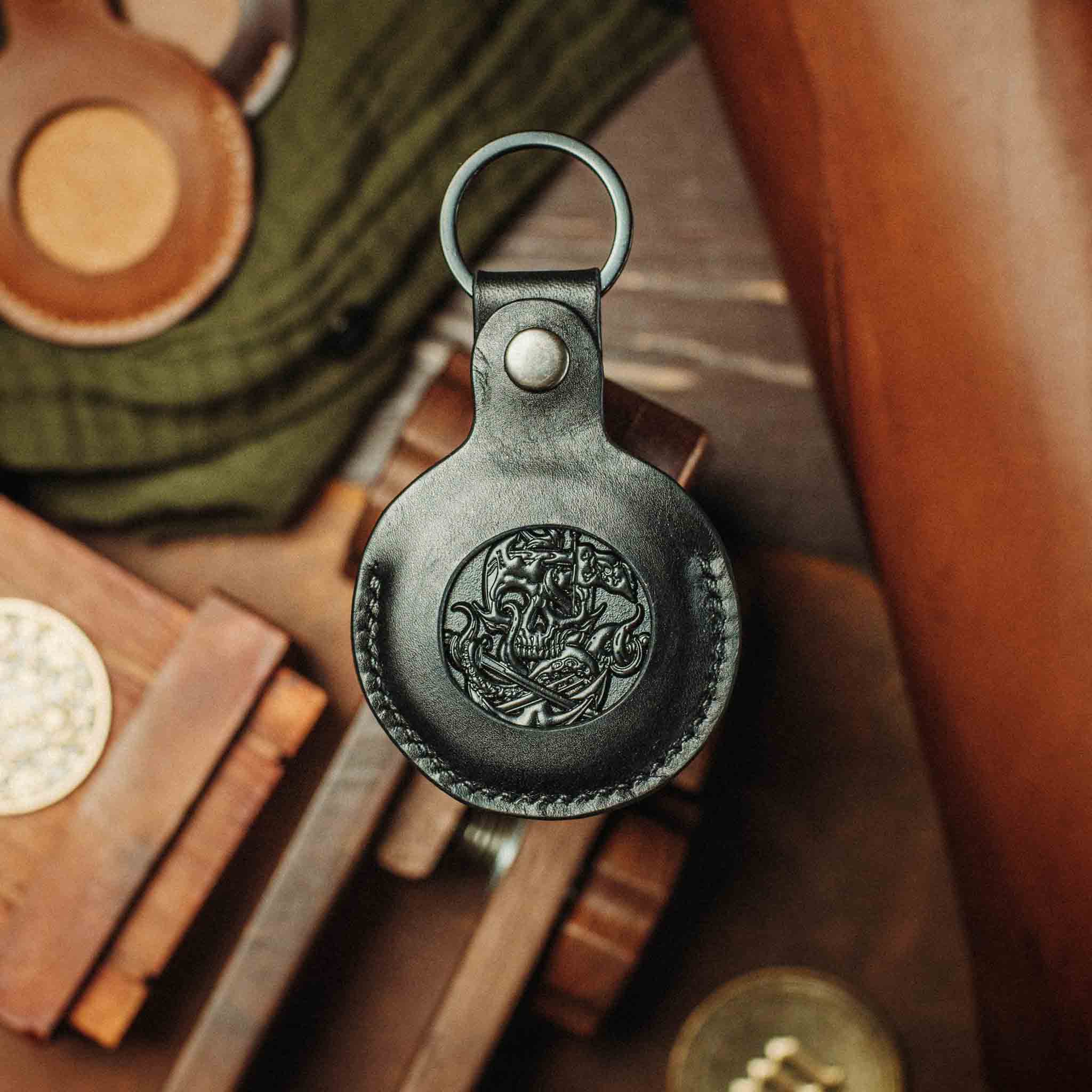 Challenge Coin Keychain - Peso Pocket v5 | EDC Leather Coin Holder