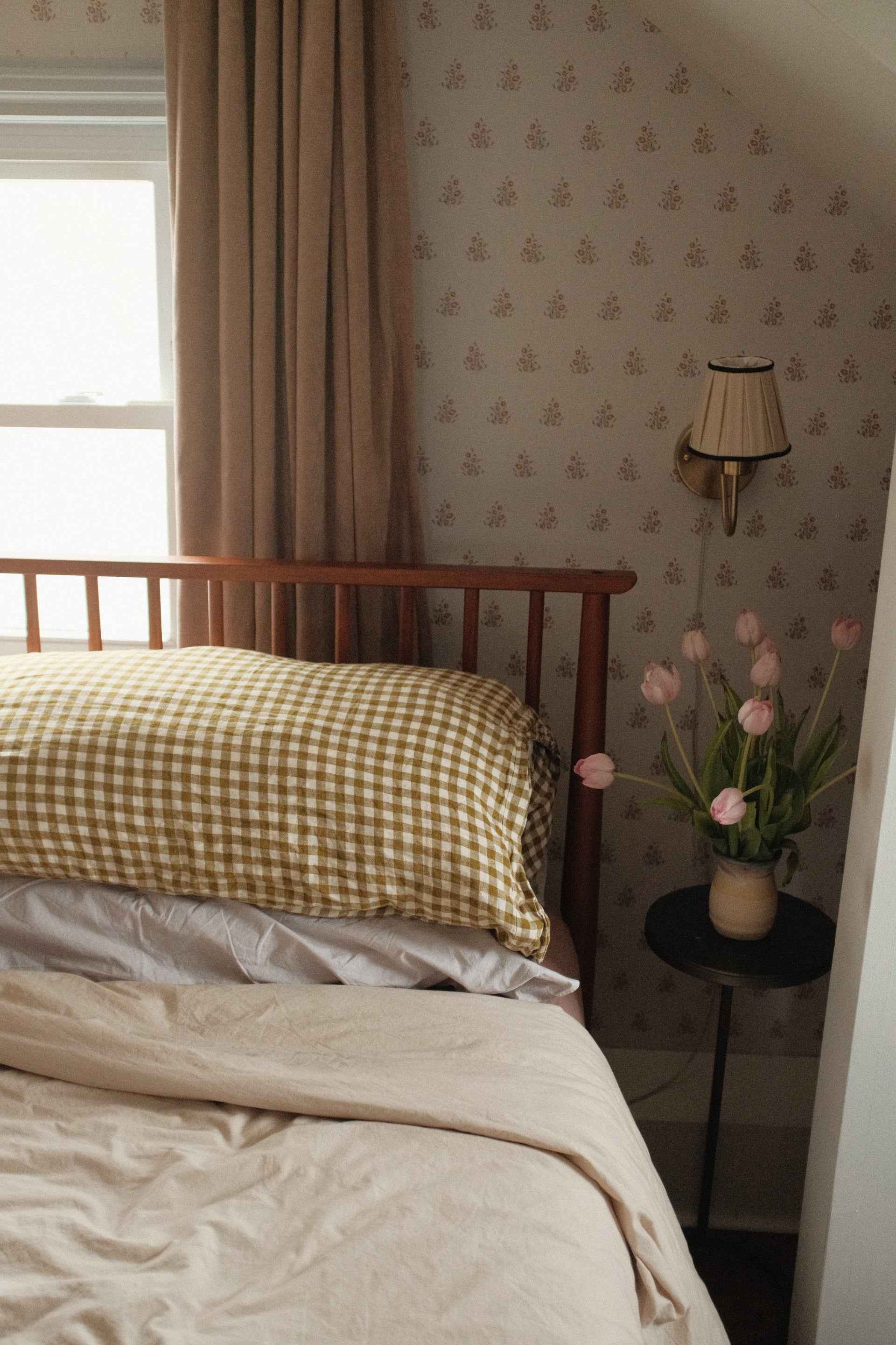 Vintage Floral Wallpaper, Traditional Cottagecore Wall Decor