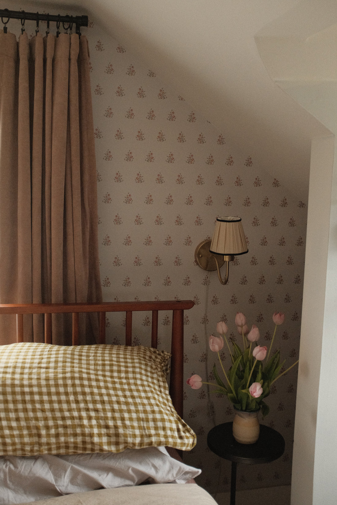 Vintage Floral Wallpaper, Traditional Cottagecore Wall Decor
