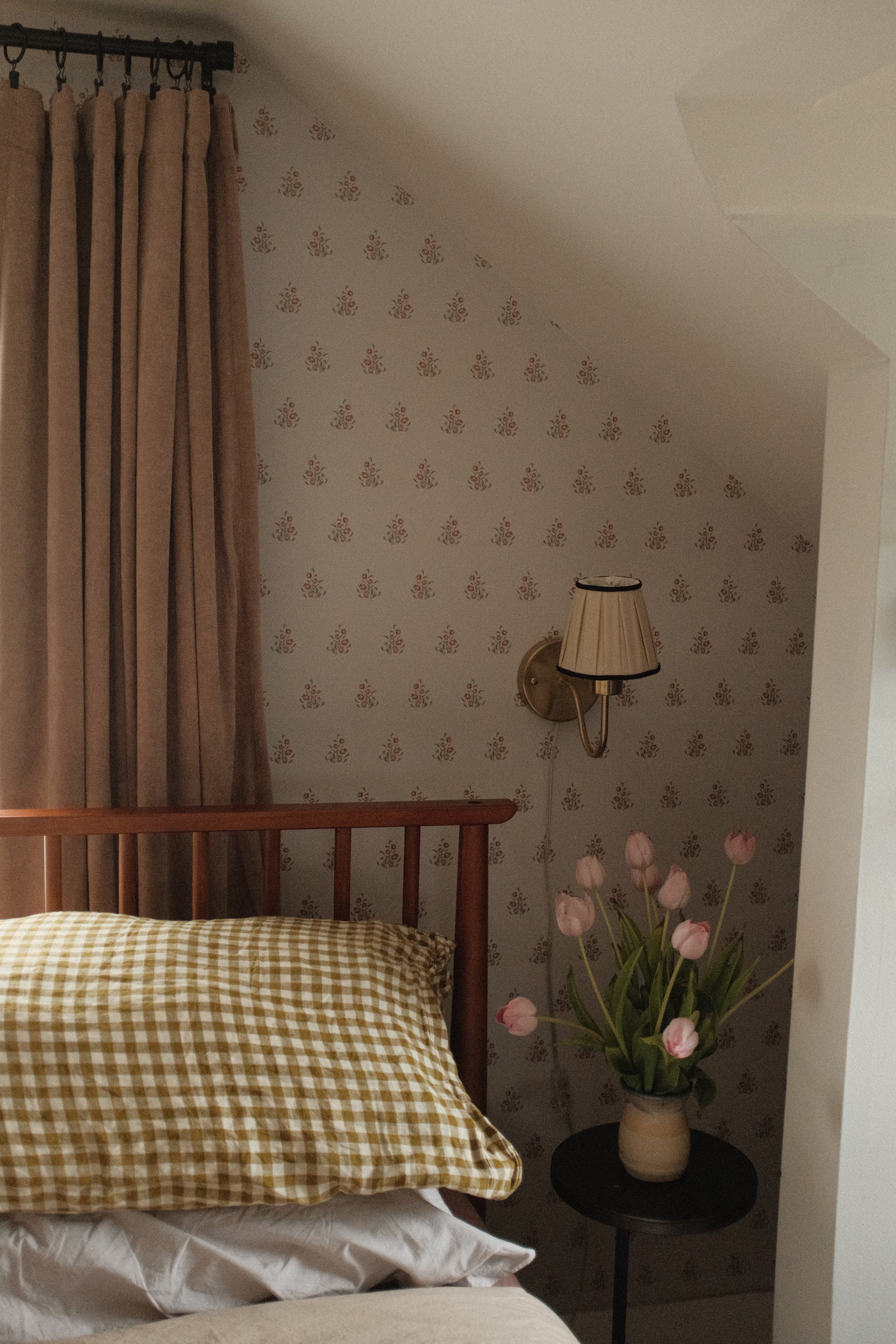 Vintage Floral Wallpaper, Traditional Cottagecore Wall Decor