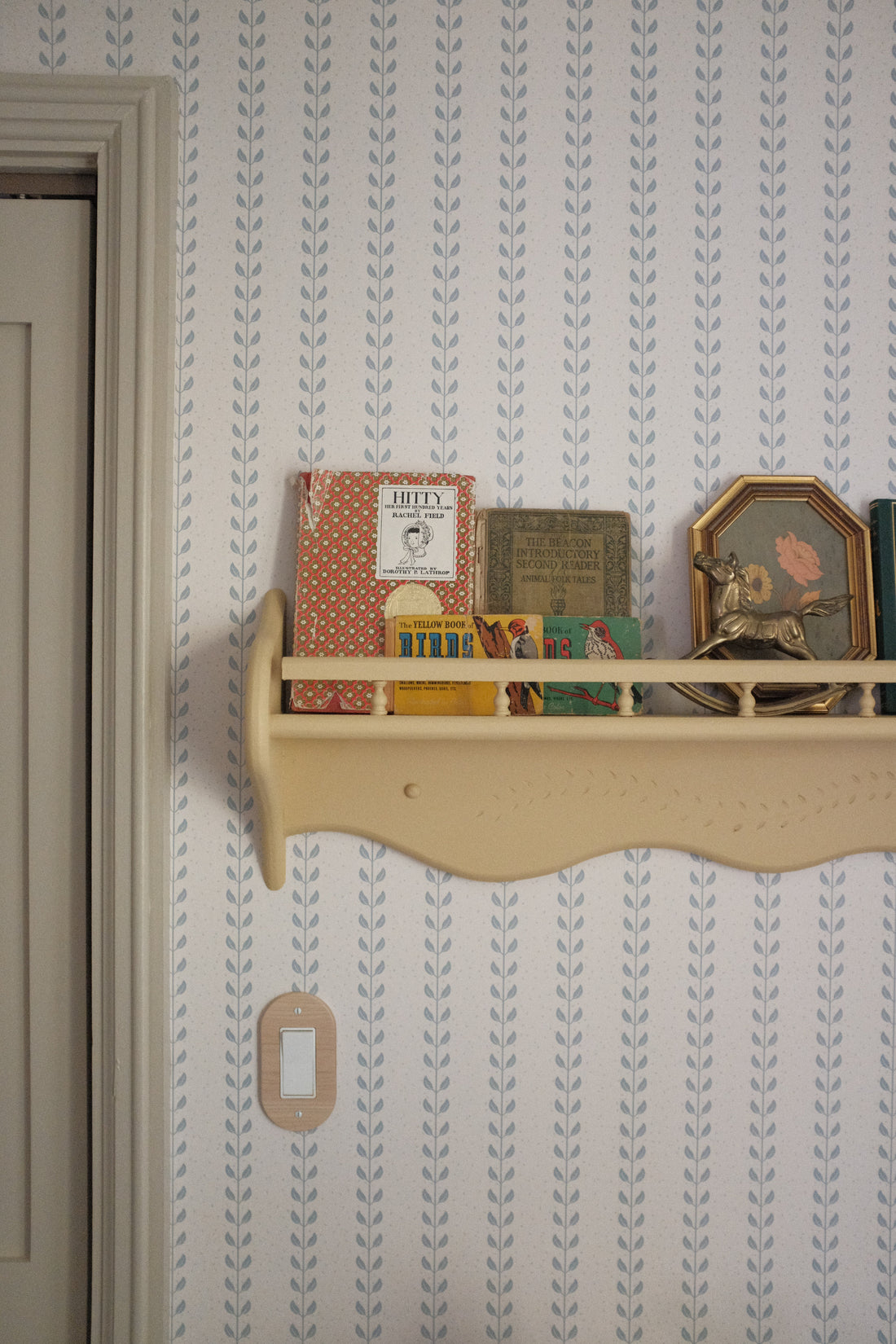 Francesca Geometric Wallpaper in Sage-Green and Beige