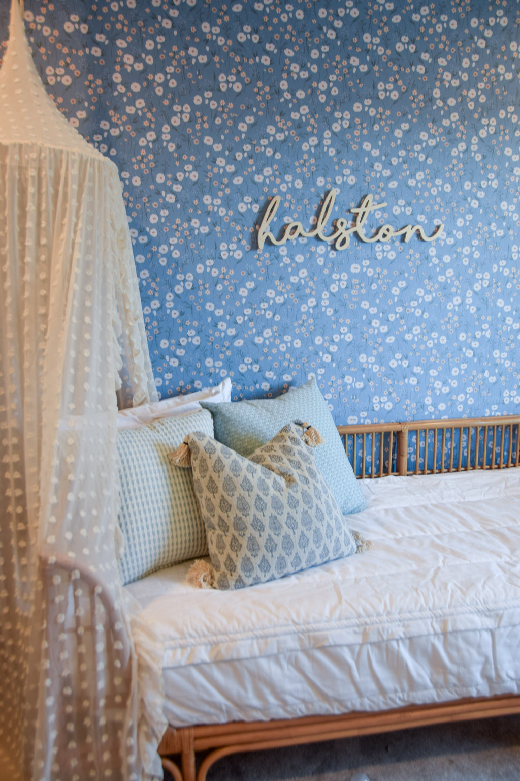 Elena Floral Wallpaper in Dusty-Rose and White
