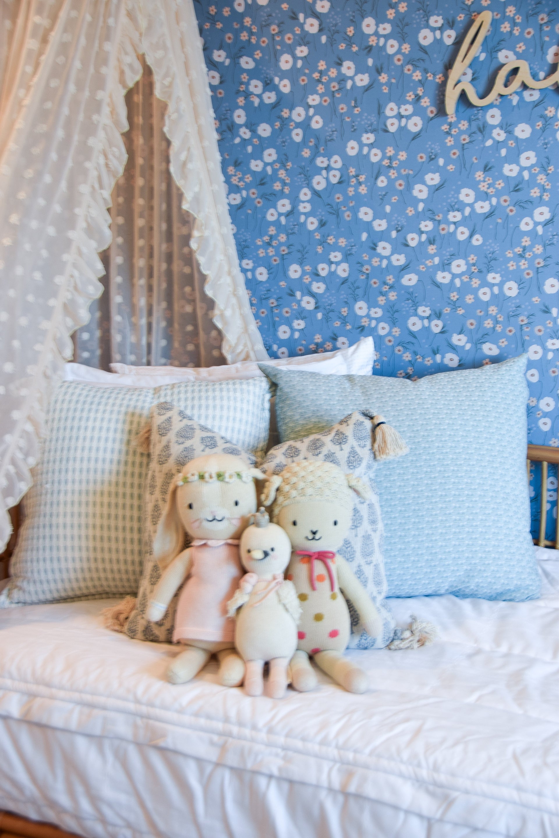Elena Floral Wallpaper in Dusty-Rose and White