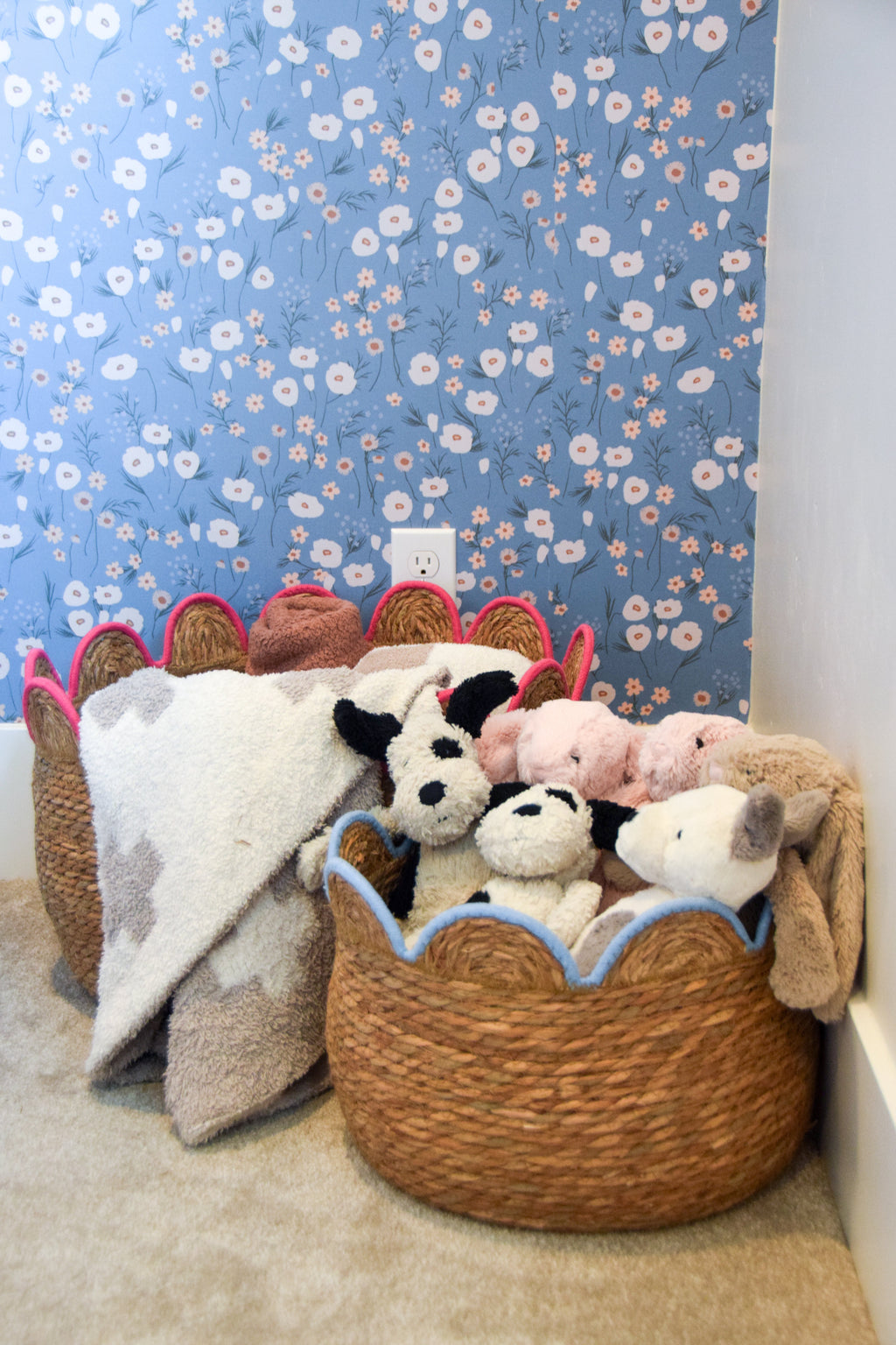Elena Floral Wallpaper in Dusty-Rose and White