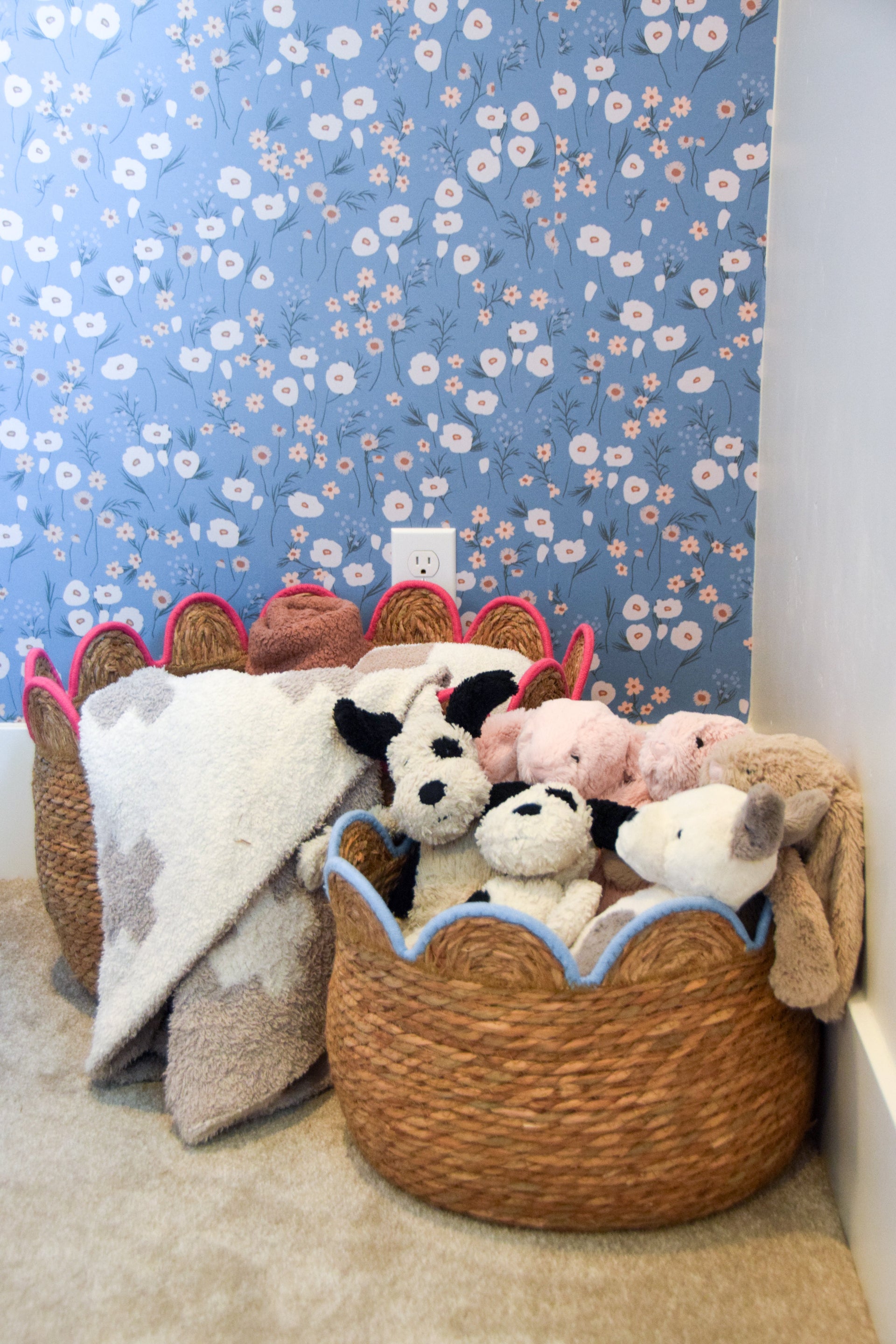 Elena Floral Wallpaper in Dusty-Rose and White