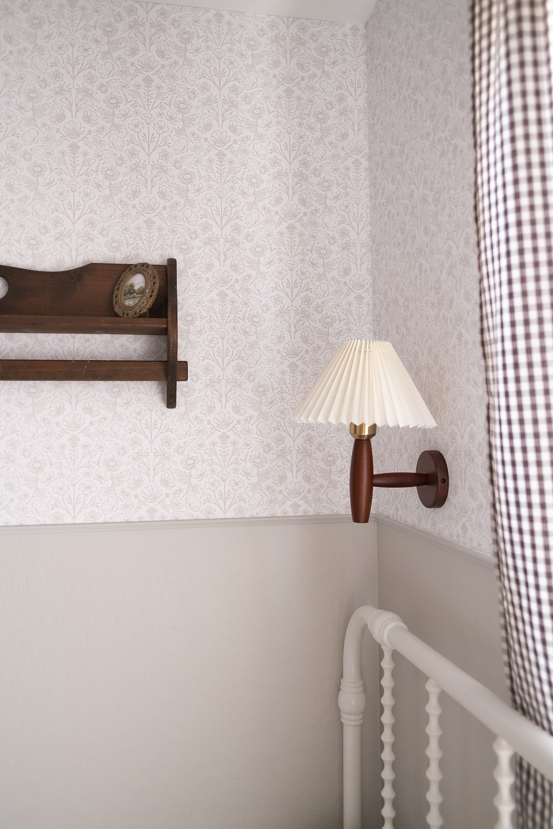 Junie Floral Removable Wallpaper in White and Pale Pink