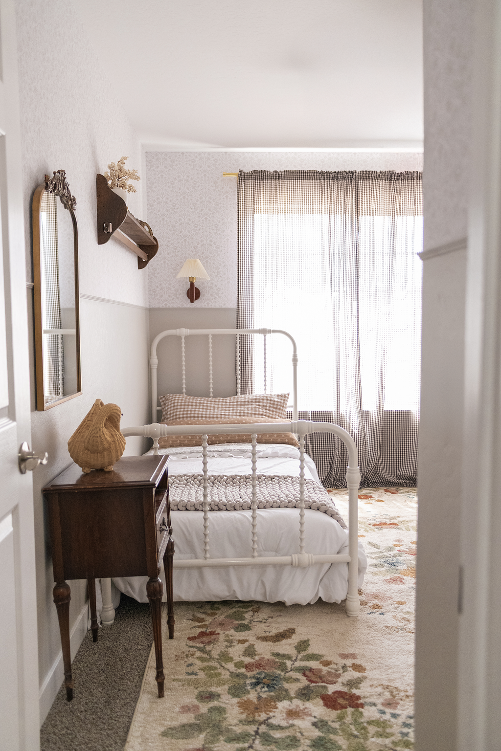 Junie Floral Removable Wallpaper in White and Pale Pink