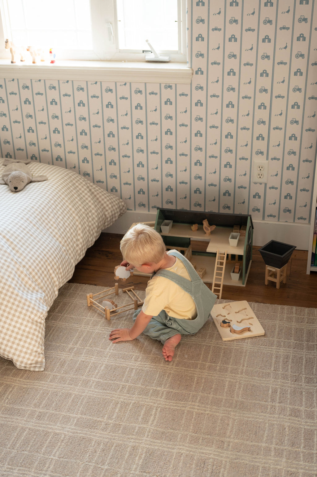 Charlie Geometric Wallpaper - Sage-Green & White Farmhouse