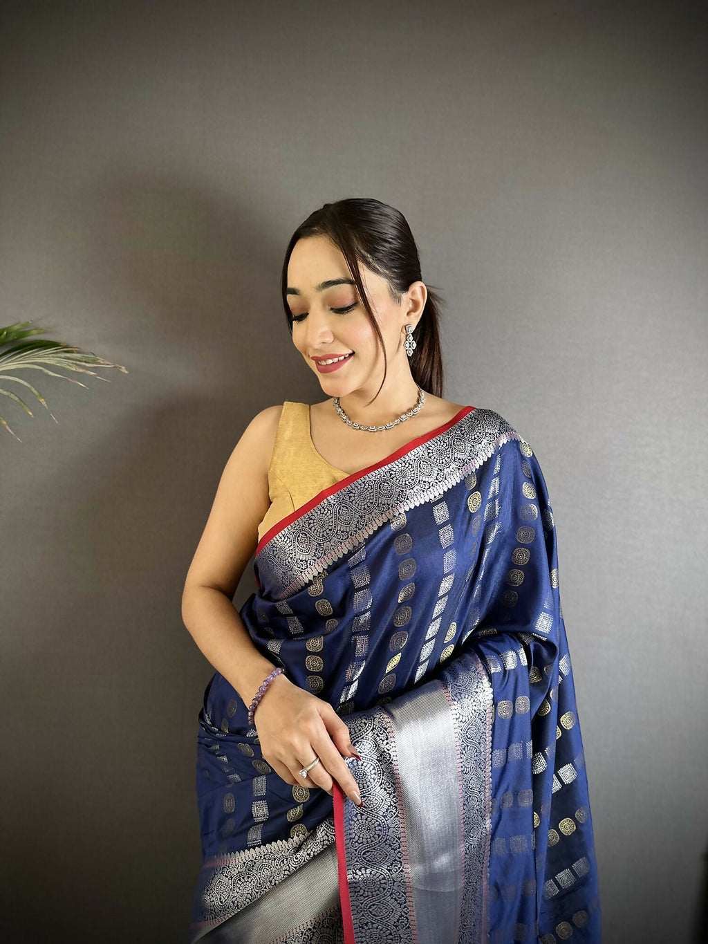 Navy Blue Checked Pattern Soft Silk Kanjivaram Saree