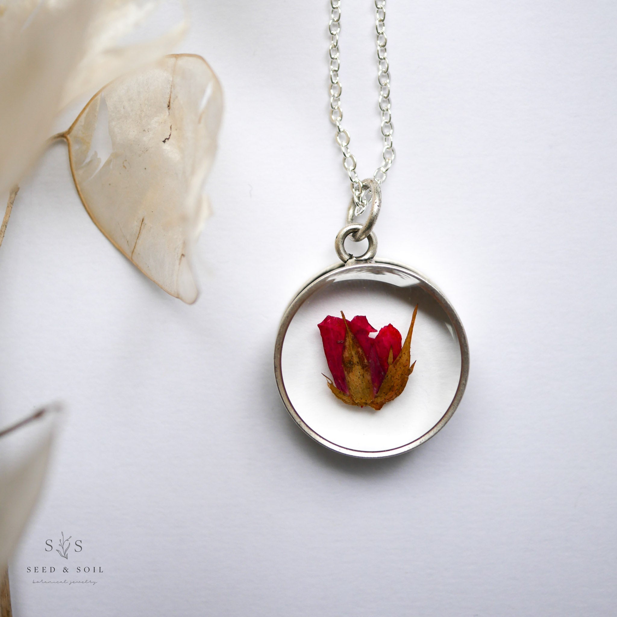 Deep Round Botanical Pendant Necklace