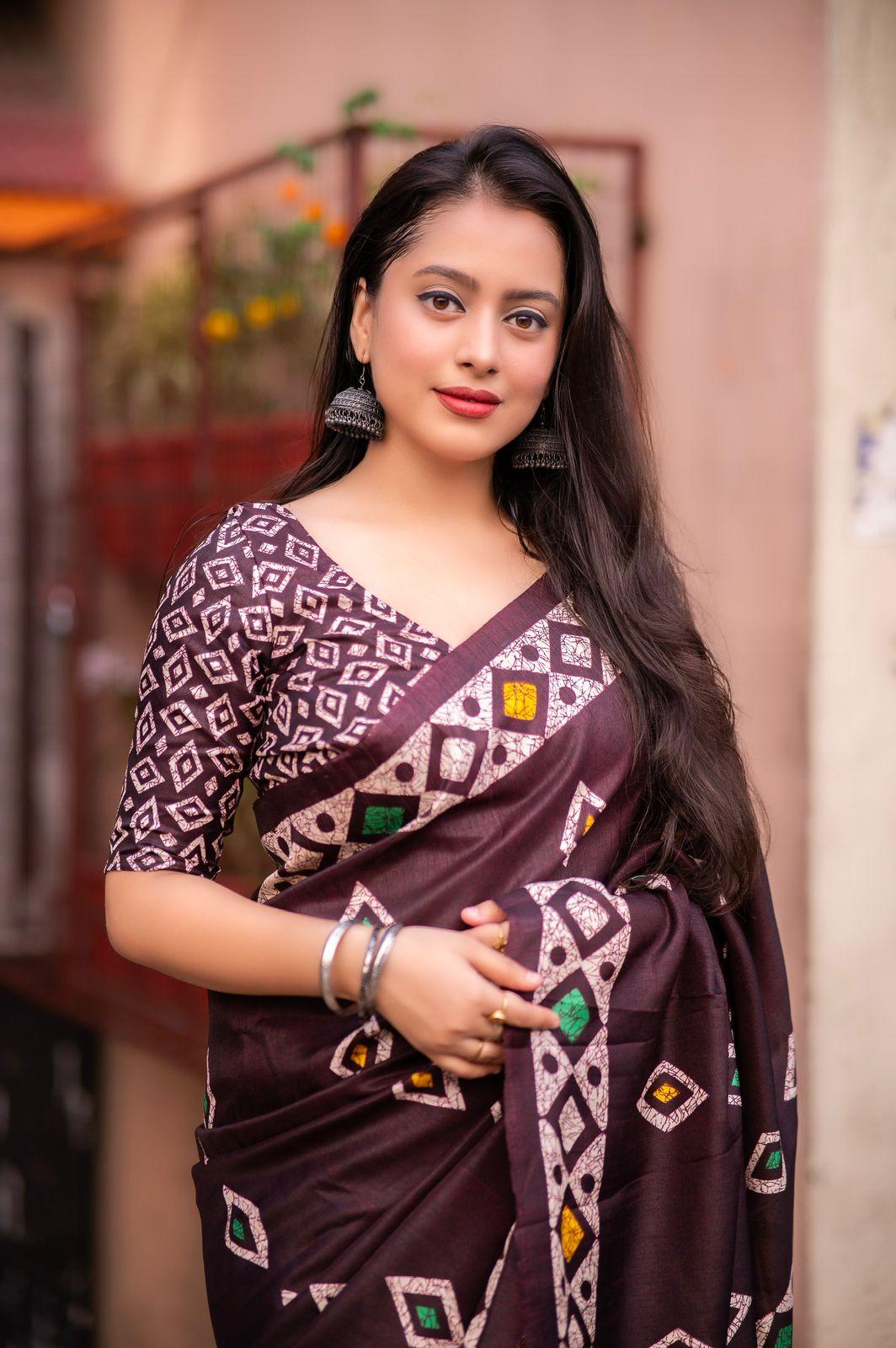 Maroon Silk Blend Saree with Batik Print and Blouse