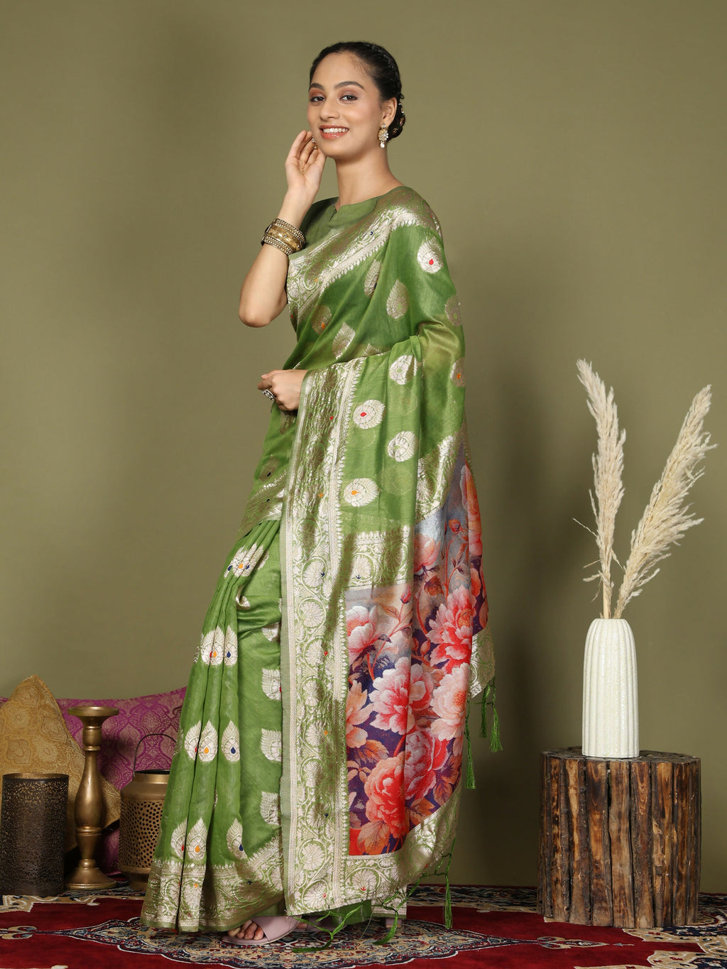Elegant Green Linen Cotton Saree with Matching Blouse