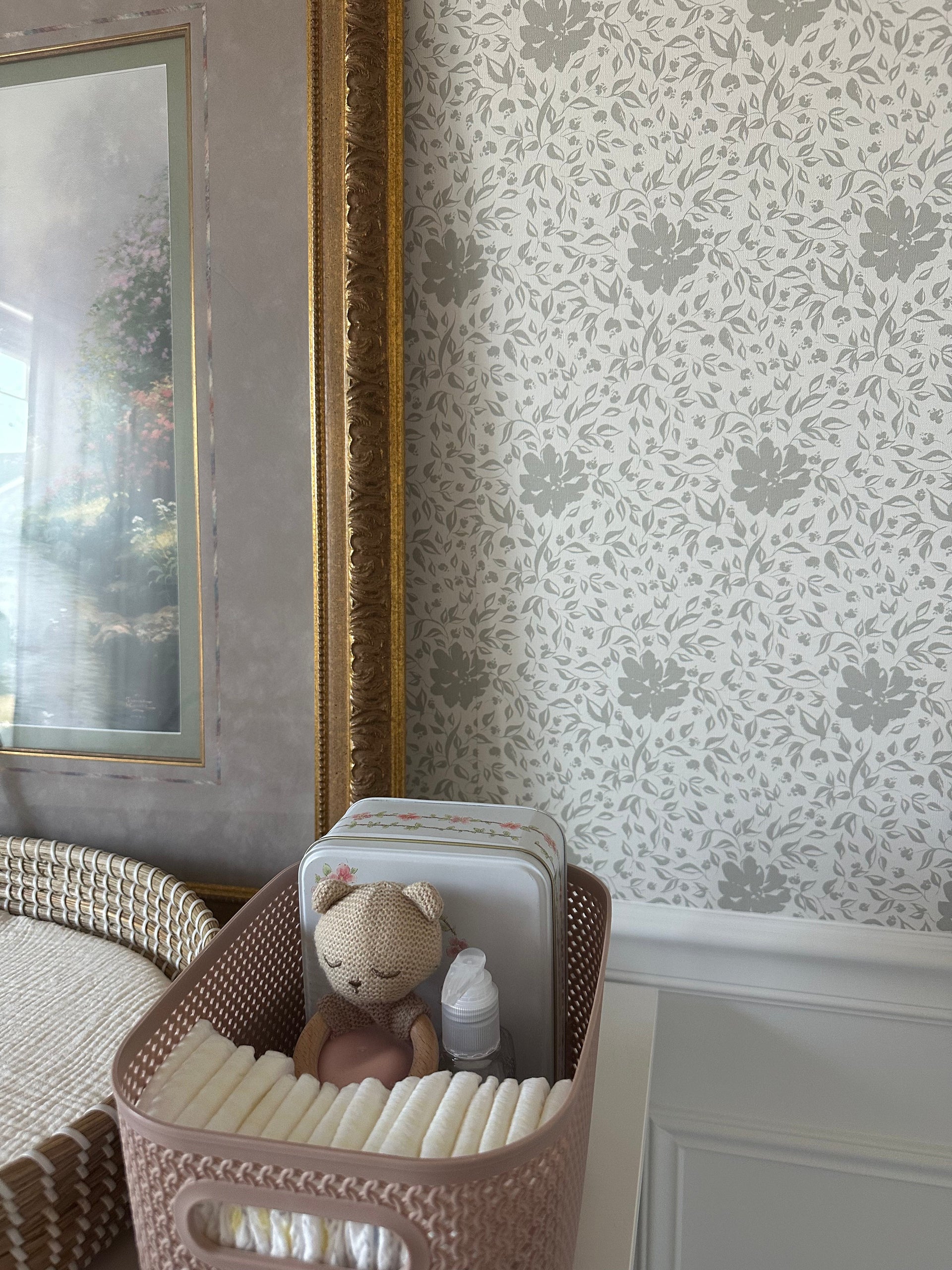 Layla Floral Wallpaper - Sage-Green & Off-White Traditional