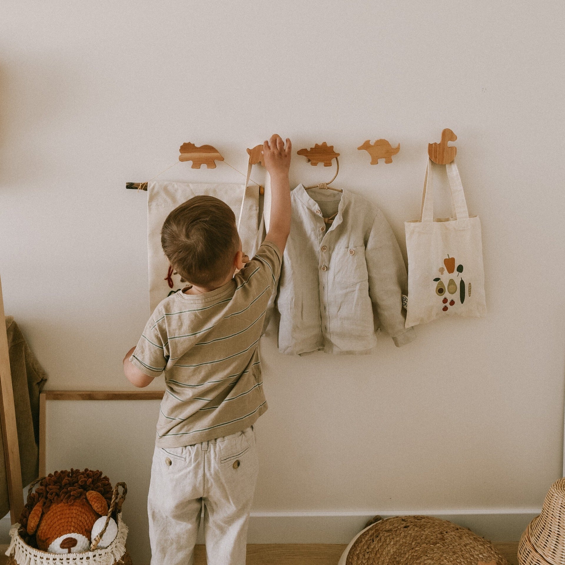Handcrafted Dinosaur Wall Hooks – Scandi-Boho Wooden Decor