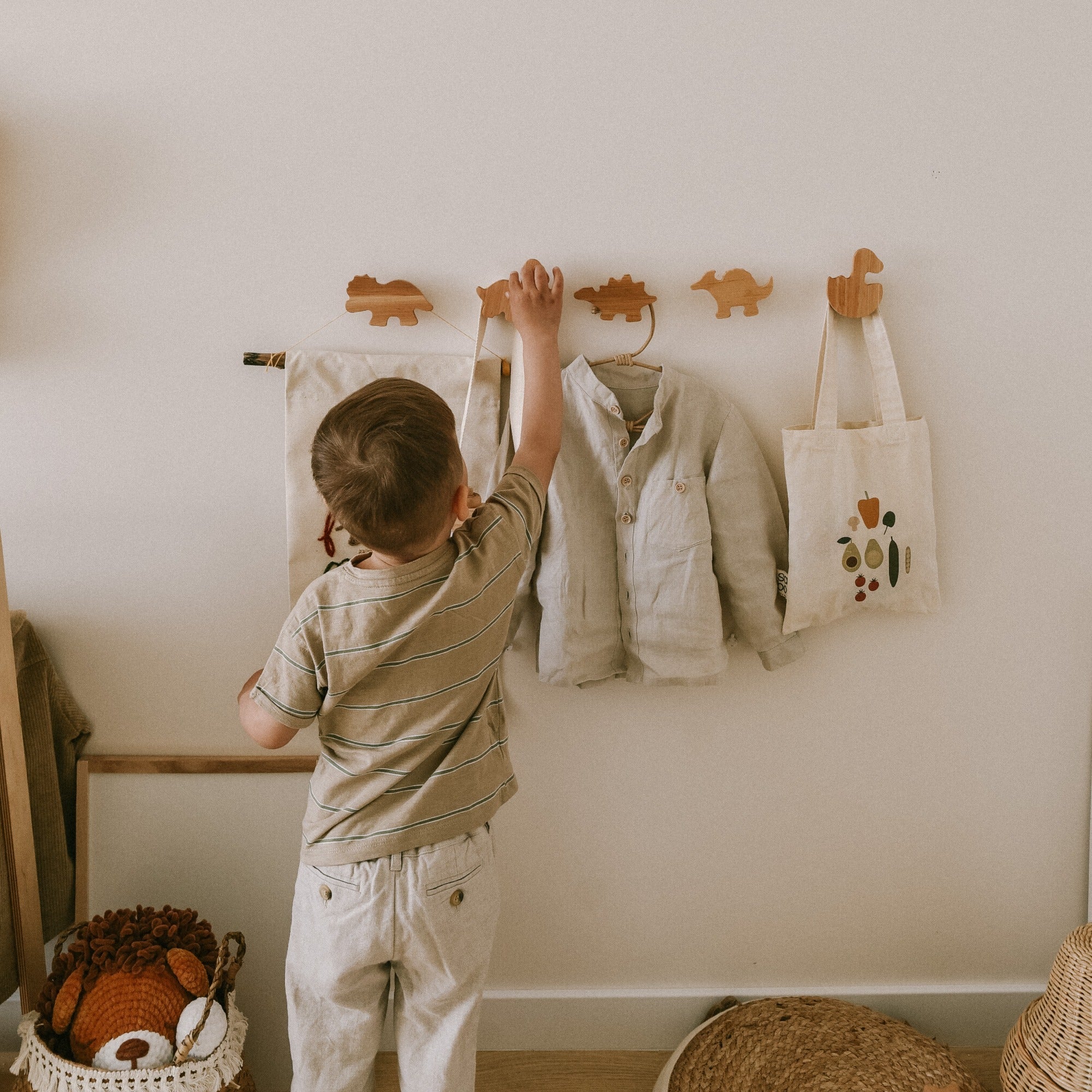 Handcrafted Dinosaur Wall Hooks – Scandi-Boho Wooden Decor