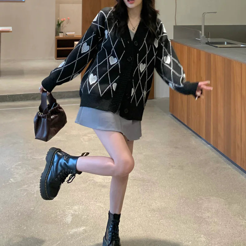 Women's Heart Jacquard Loose Sweater in Black