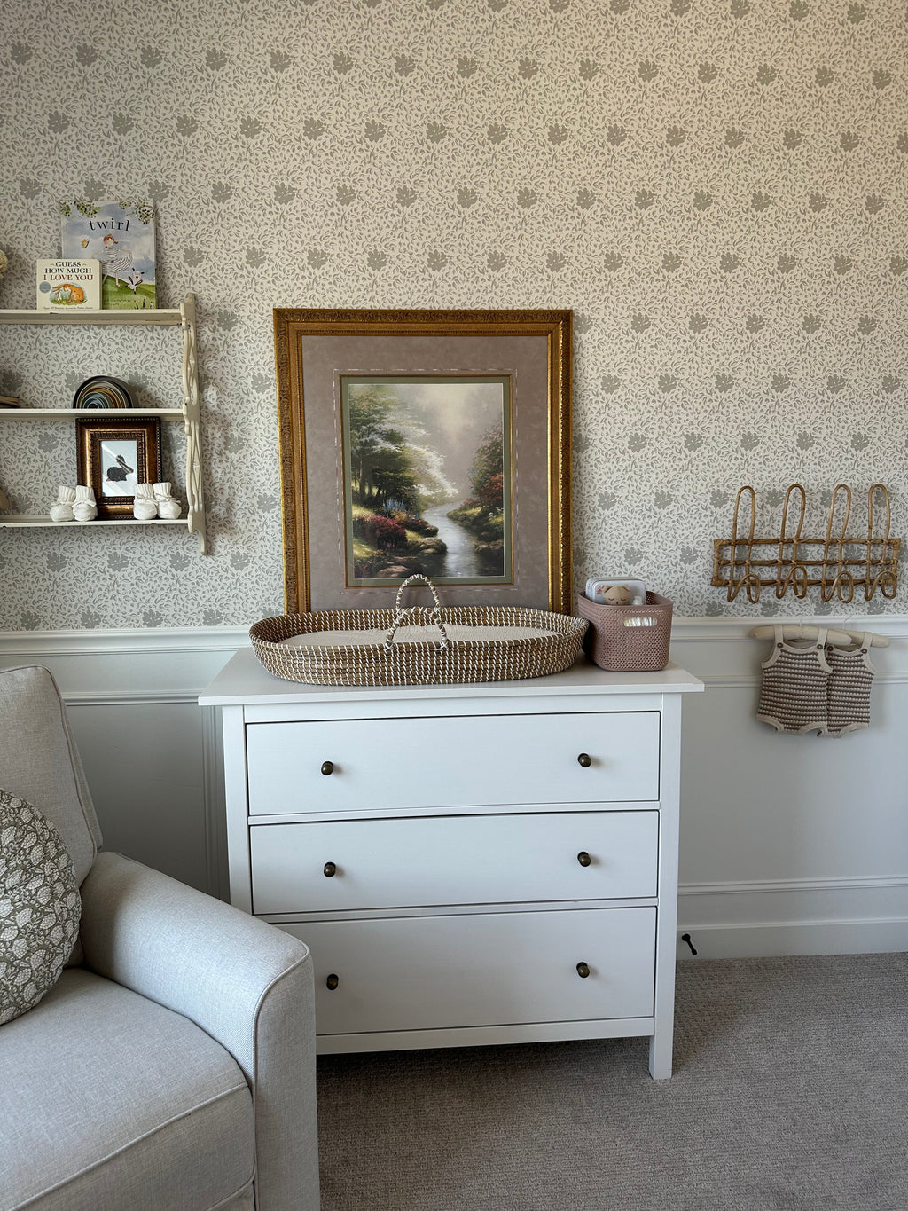 Layla Floral Wallpaper - Sage-Green & Off-White Traditional