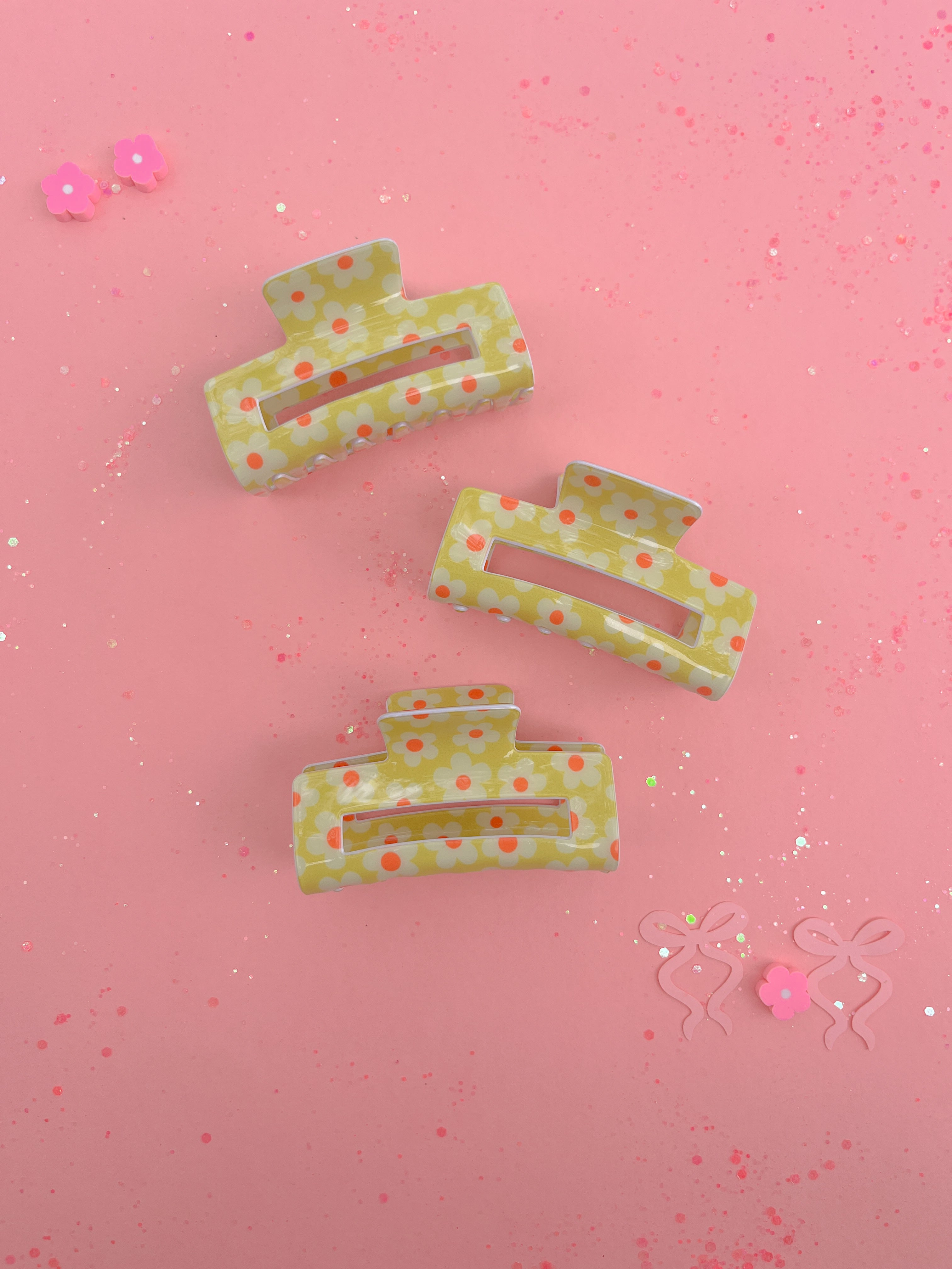 Lime Daisy Claw Clip