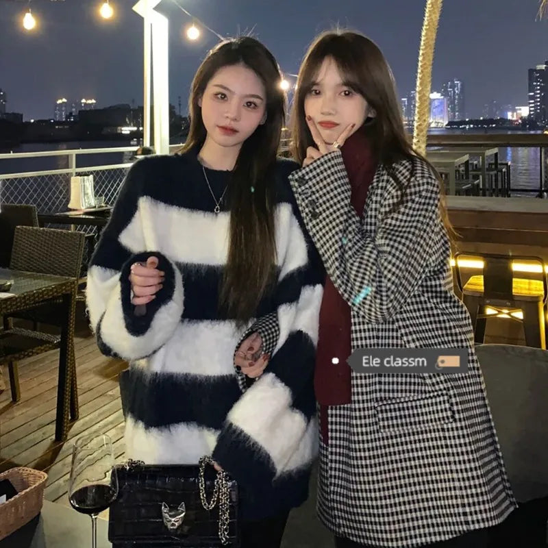 Women's Black & White Striped Mohair Oversized Pullover - Image 4