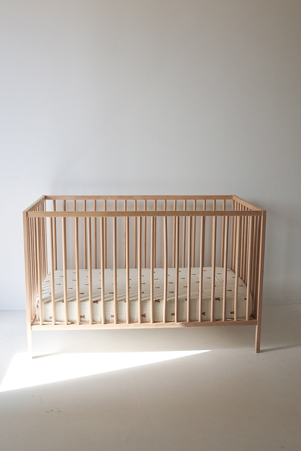Teddy Muslin Crib Sheet in Cream Stripe with Brown Bear Print - Image 2