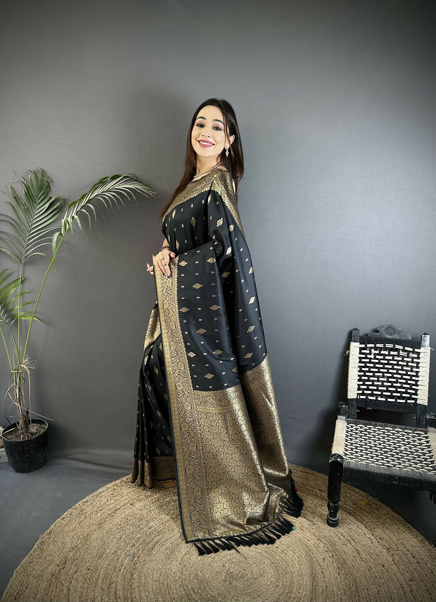 Black Lichi Silk Banarasi Saree with Zari Weaving Motifs