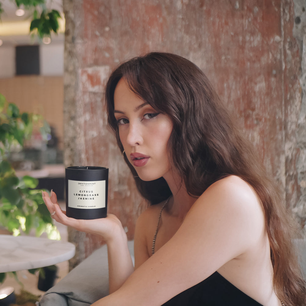 White Tea and Cedar Scented Candle with Lid - 8oz Luxury Home Decor