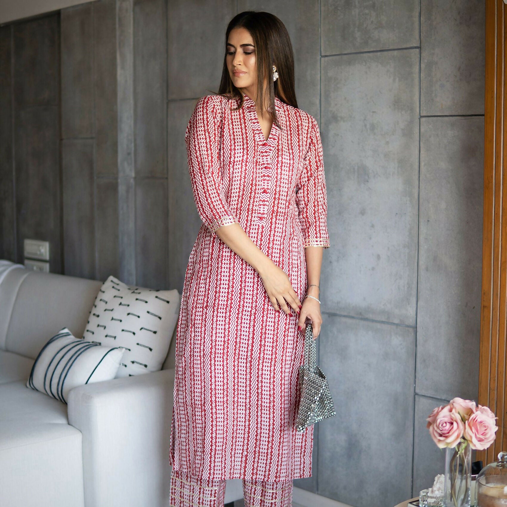Women's Pink Pure Muslin Straight Kurta and Pant Set with Print