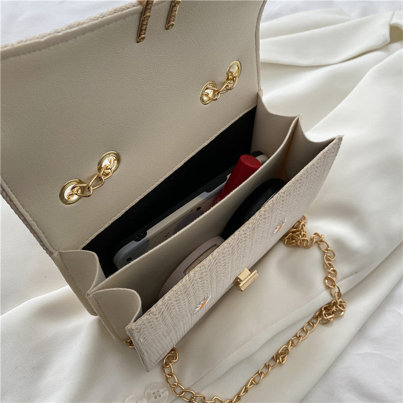 Woven Daisy Chain Crossbody Bag - Versatile Summer Shoulder Purse - Image 4