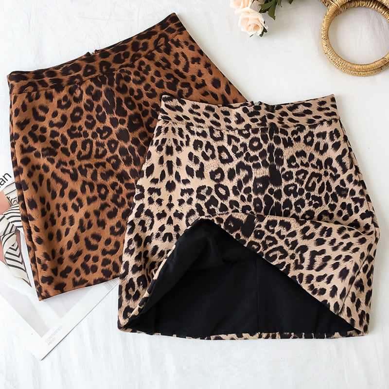 Women's High-Waisted A-Line Leopard Print Mini Skirt - Image 2