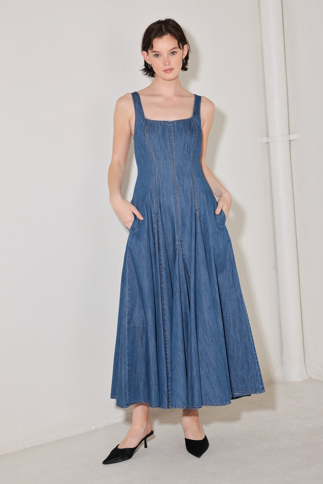 Indigo Sway Sleeveless Denim Midi Dress with Square Neckline