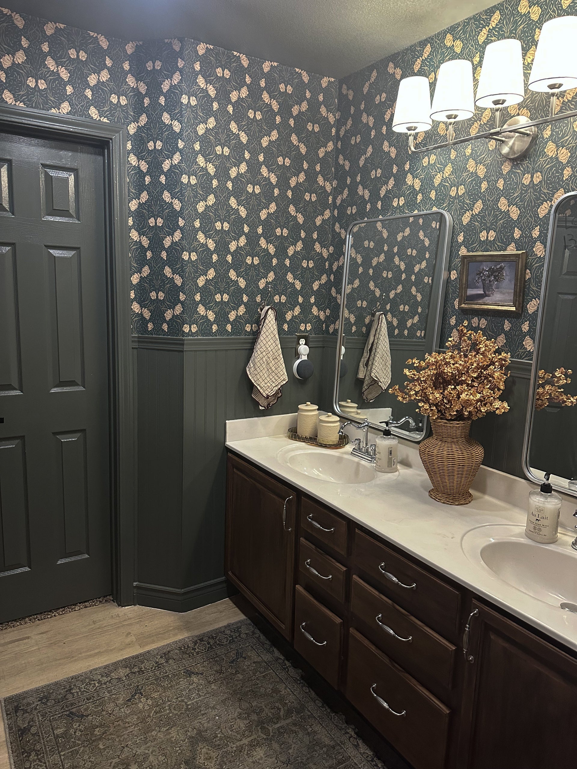 Amberly Floral Wallpaper: Traditional Botanical Green & Cream