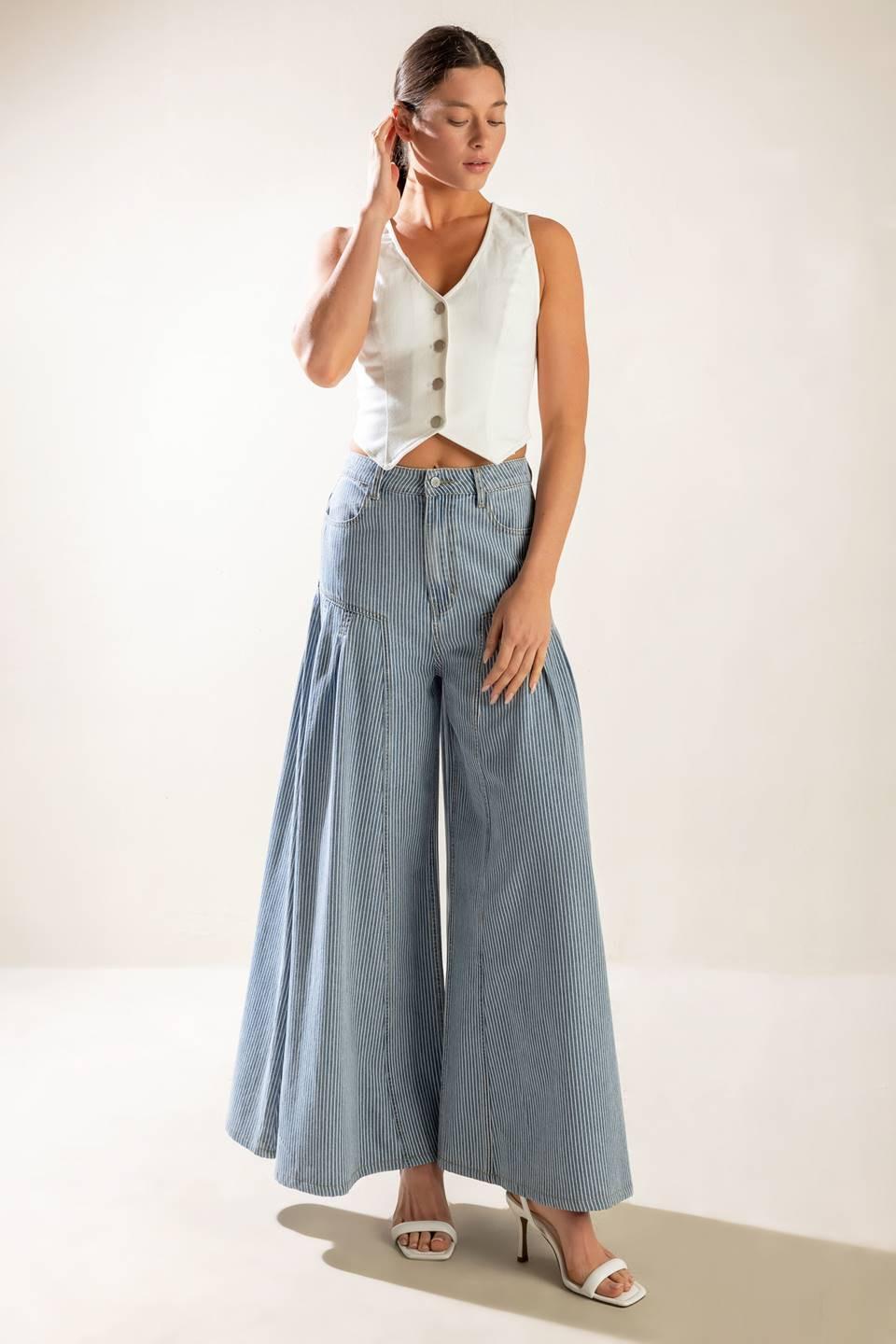 The Lily's Secret Cropped Denim Vest in White