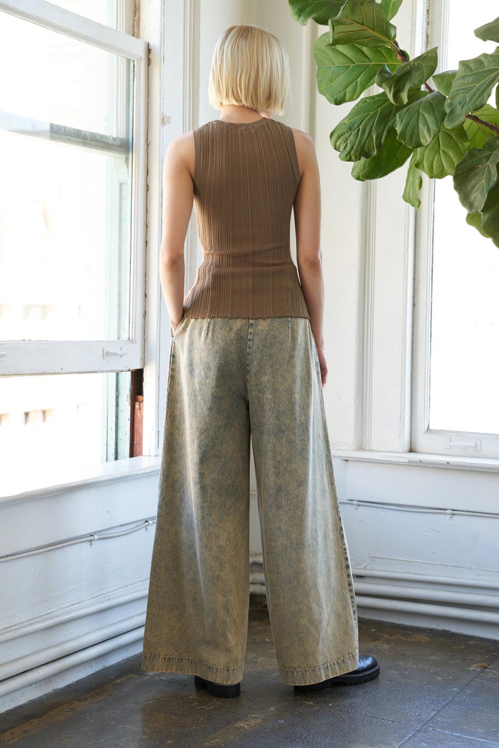 Ribbed Knit Sleeveless Sweater Tank Top in Earthy Brown